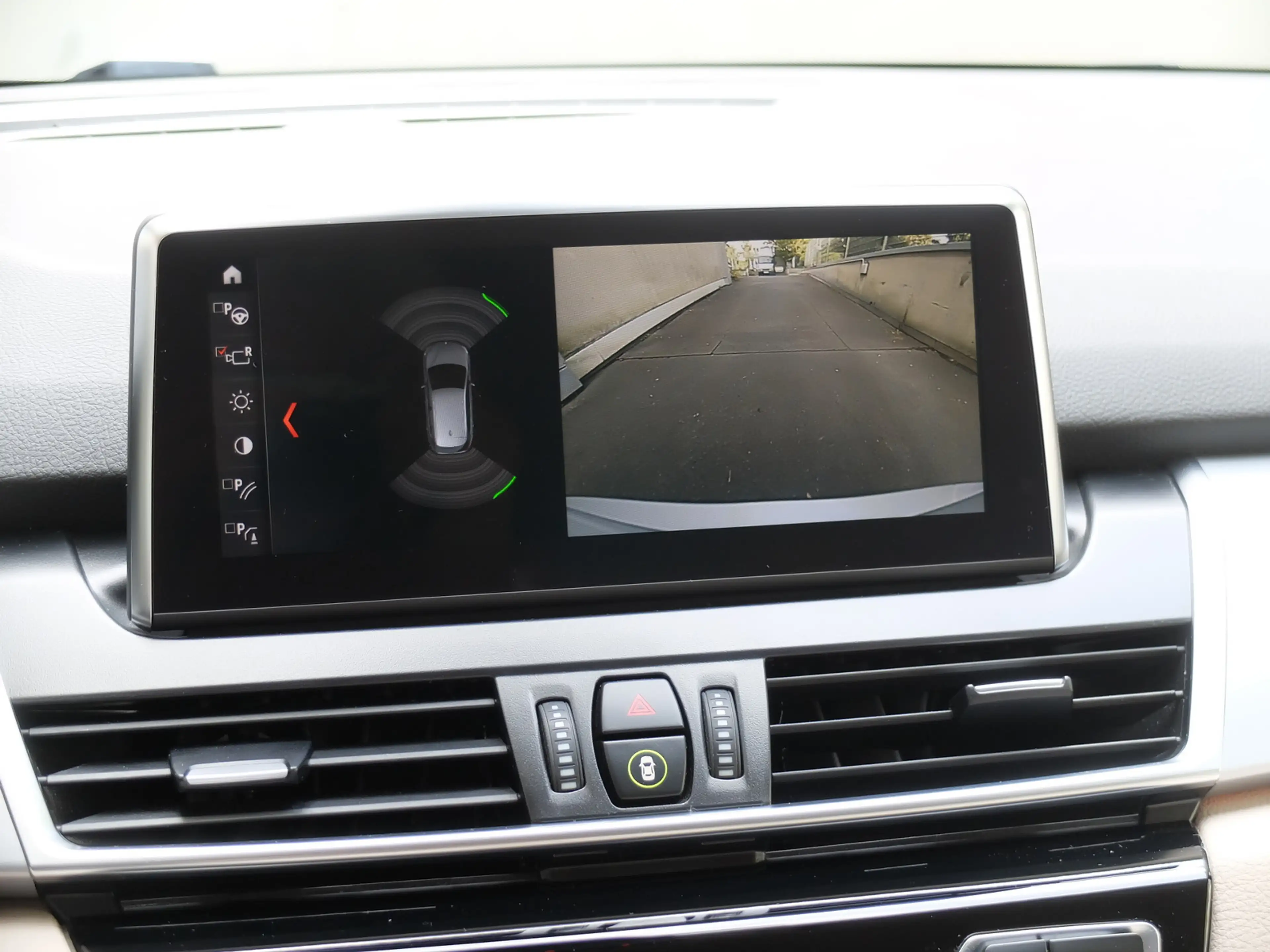 BMW 225 xe Luxury Line aus 1.Hand — photo 9