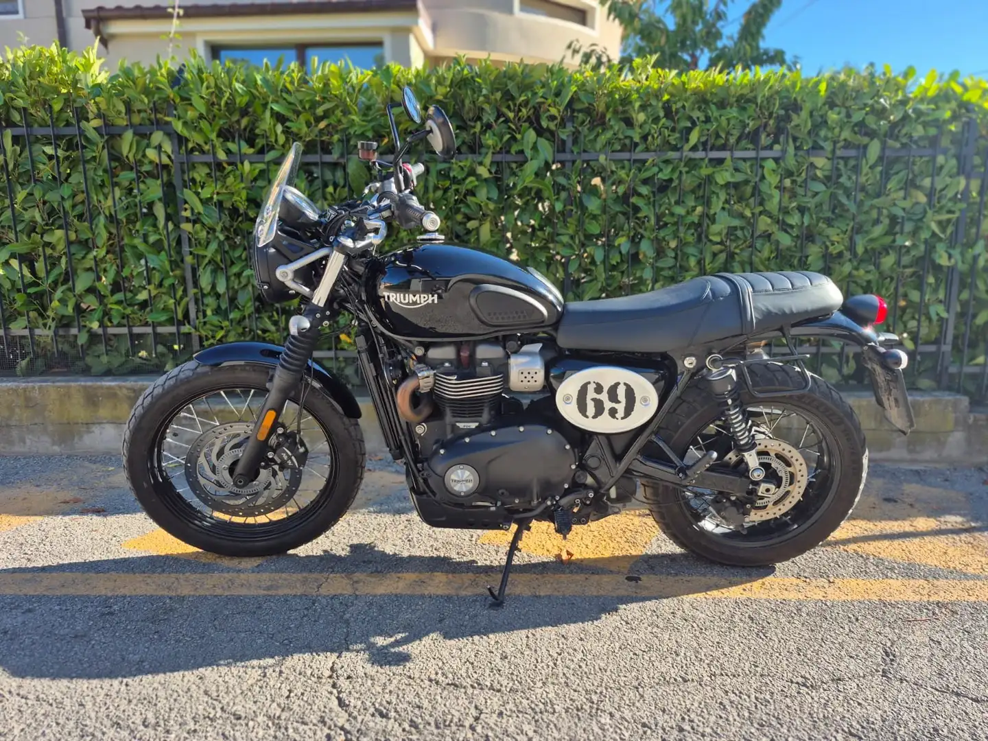 Triumph Street Scrambler 900 Чорний - 2
