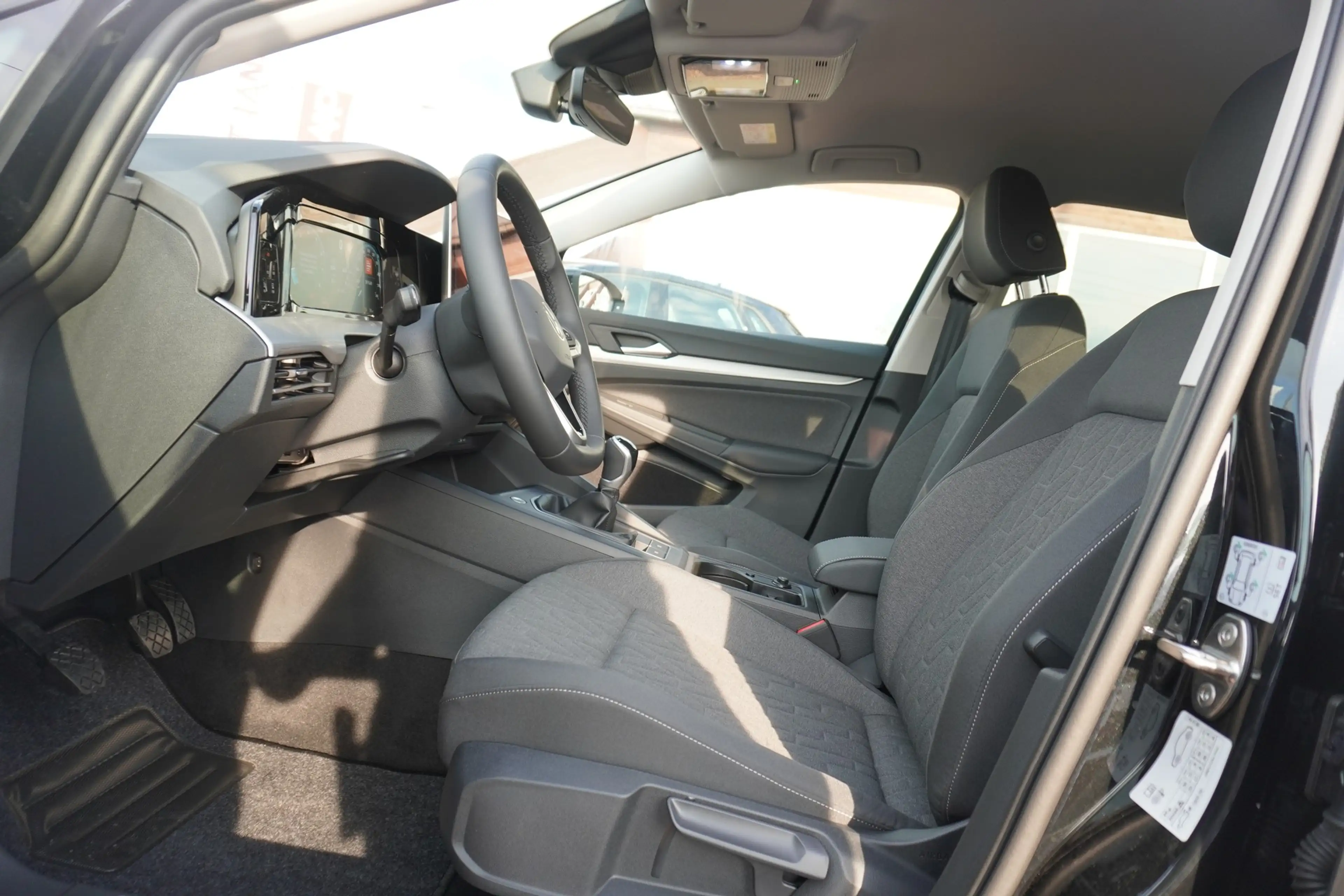 Volkswagen Golf VIII 1.5 TSI LED ACC Kamera — photo 10