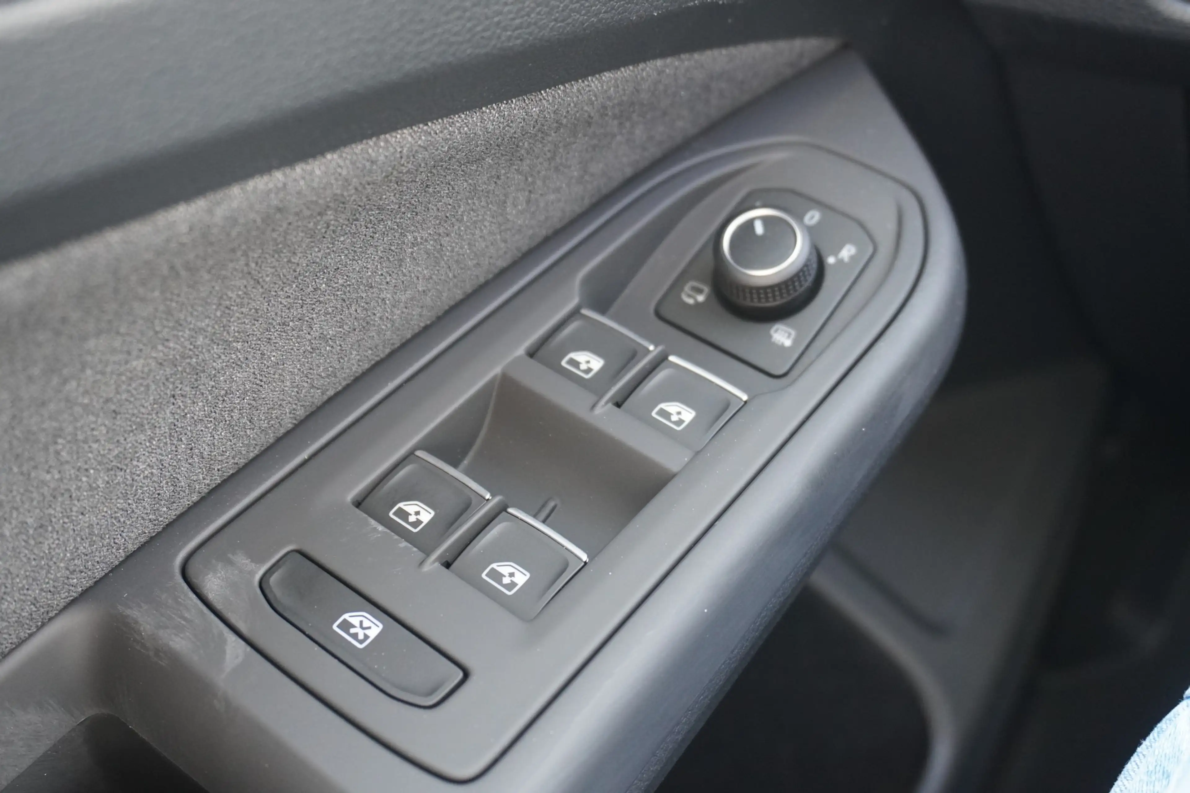 Volkswagen Golf VIII 1.5 TSI LED ACC Kamera — photo 15