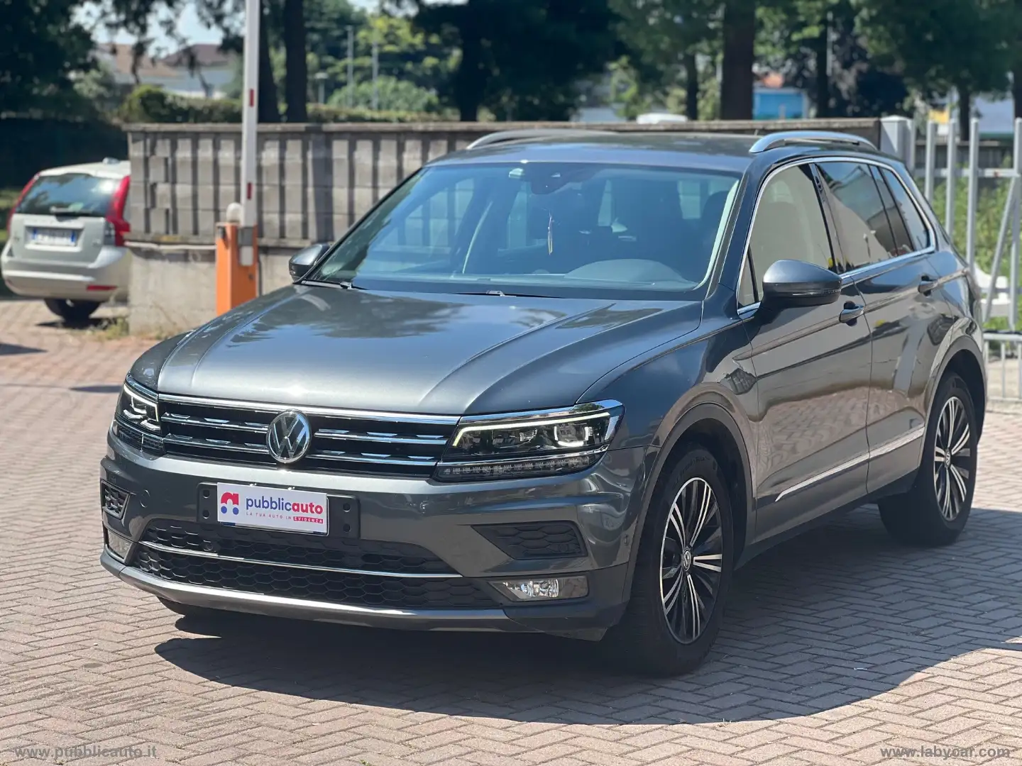 Volkswagen Tiguan 2.0 TDI DSG Advanced BMT Gris - 2