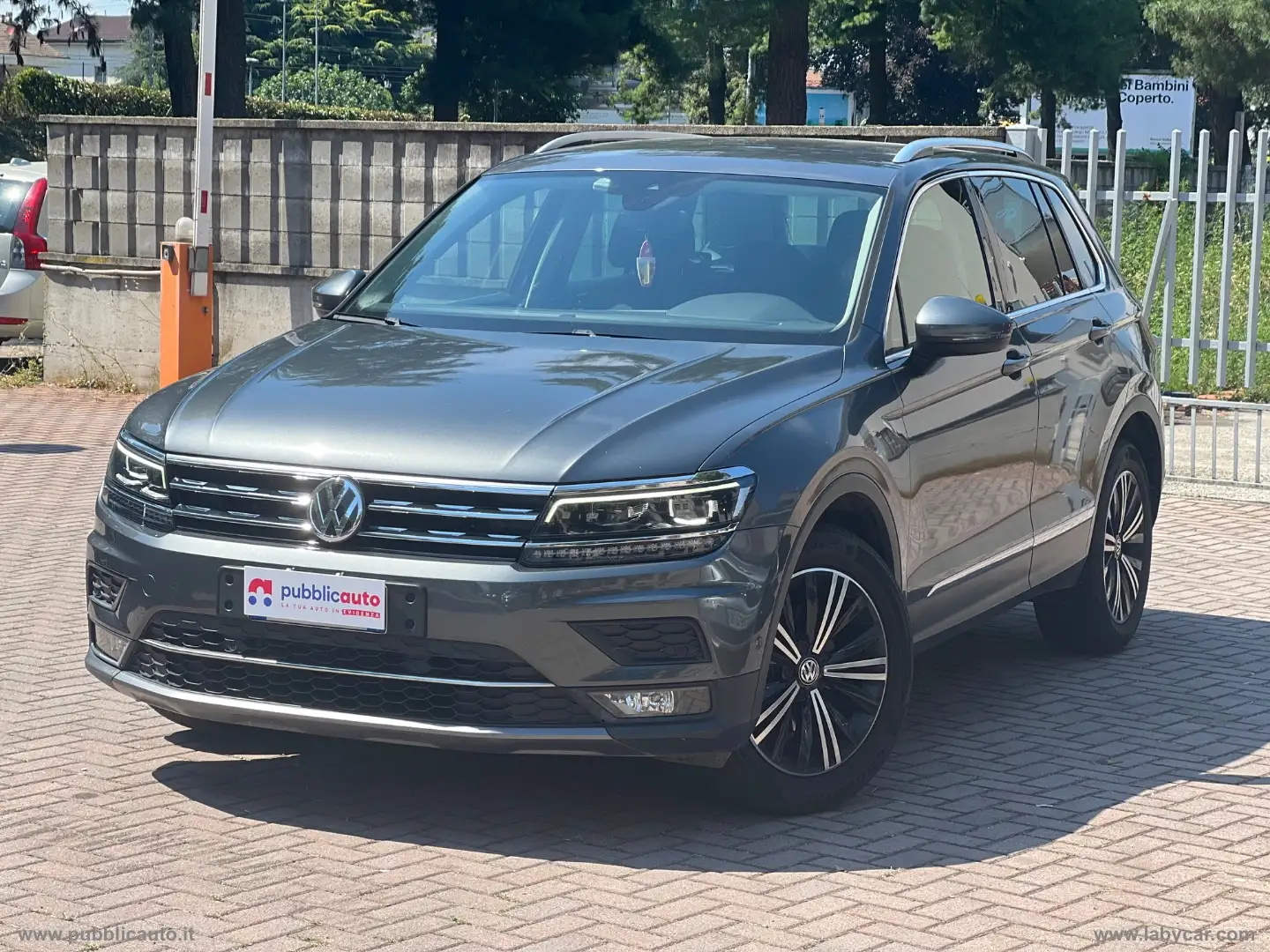 Volkswagen Tiguan 2.0 TDI DSG Advanced BMT Gris - 1