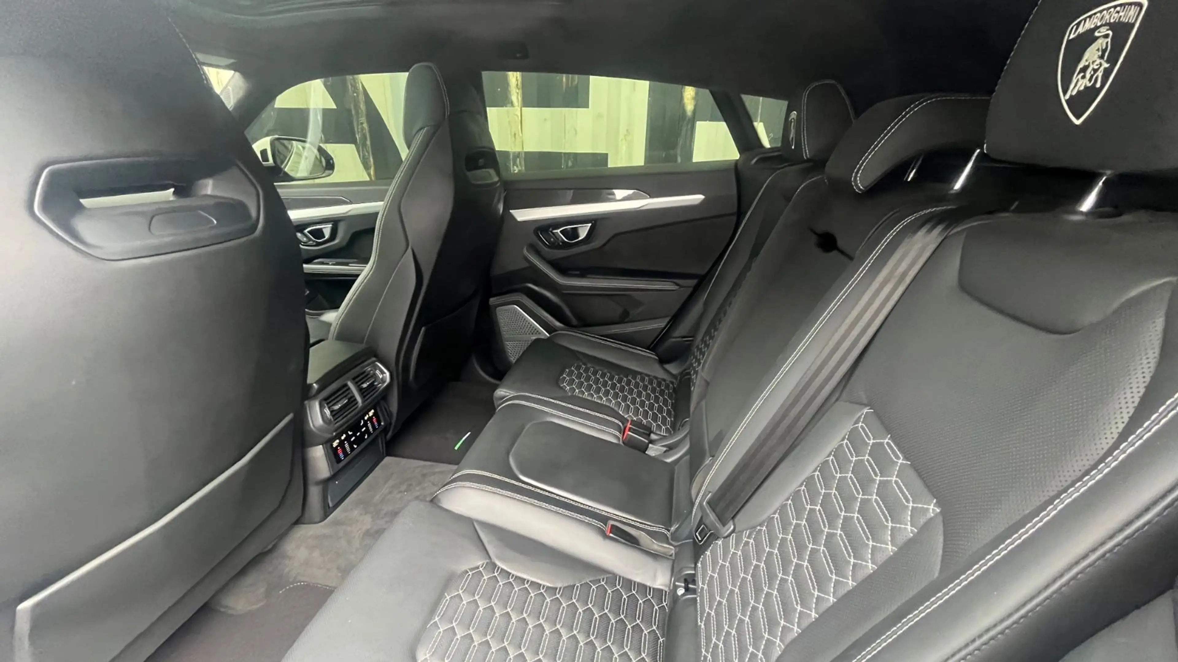 Lamborghini Urus PerformanceOptik *23" Airokit Tieferlegung — photo 17
