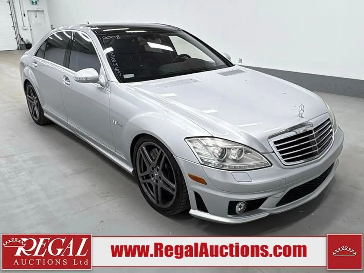 Mercedes-Benz S-Class снимка Mercedes-Benz S-Class