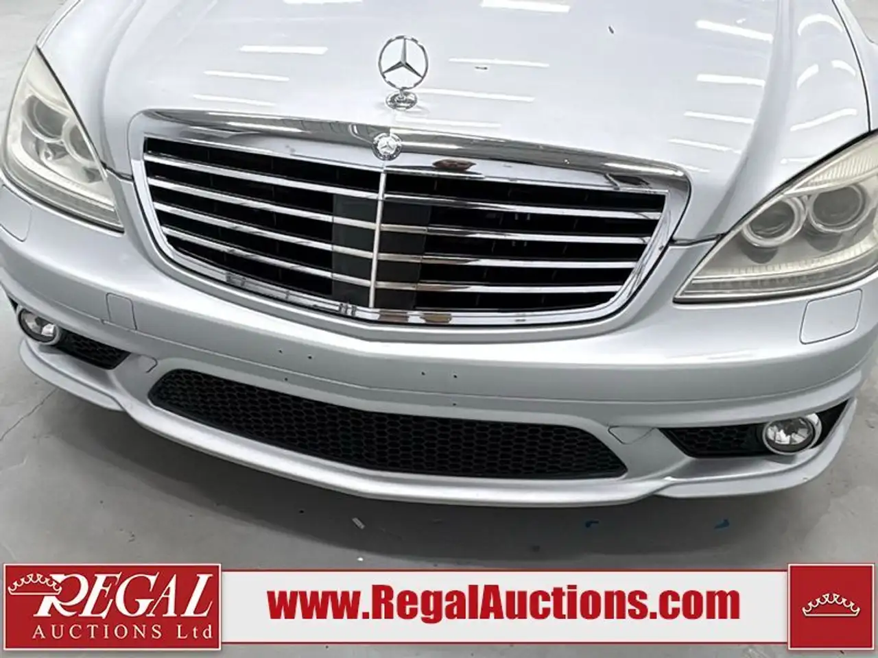 Mercedes-Benz S-Class снимка Mercedes-Benz S-Class
