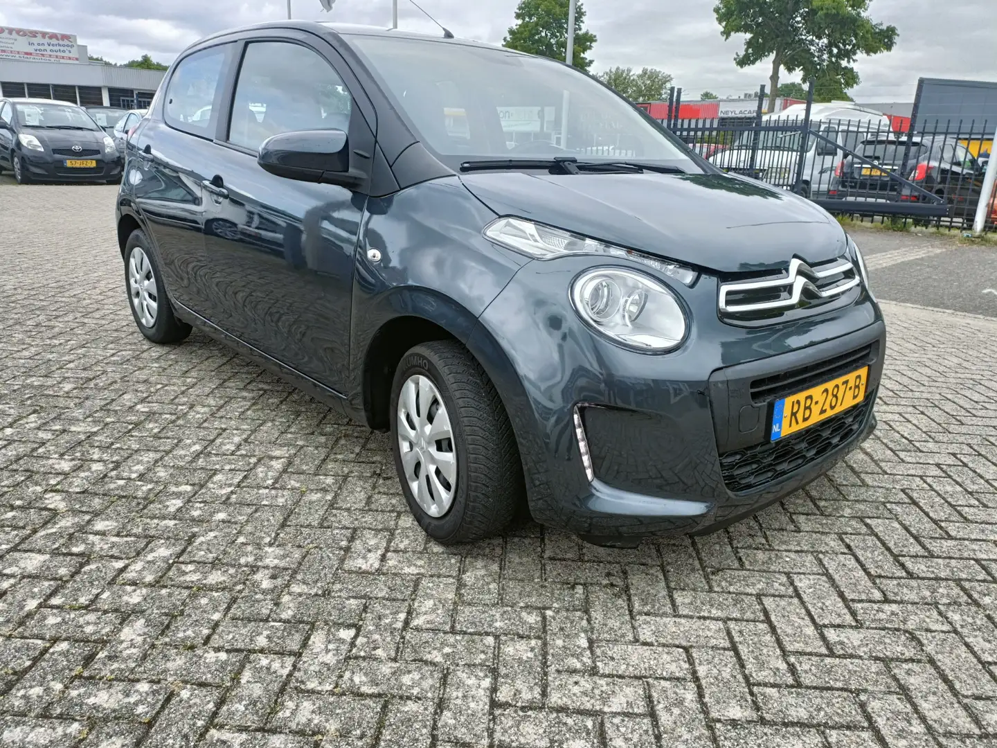Citroen C1 1.0 e-VTi Feel/CRUIS CONT/AIRCO Gris - 2