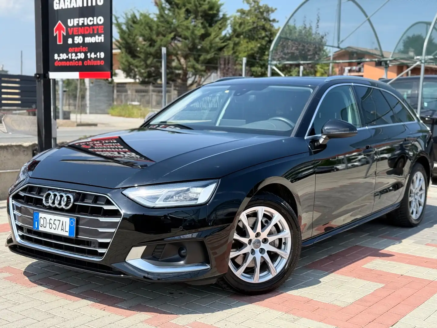 Audi A4 Avant 40 TDI S tronic Business Advanced Black - 2