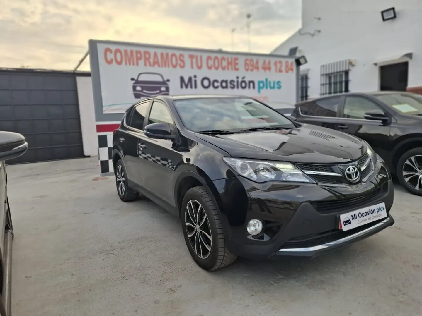 Toyota RAV 4 120D Active AWD Negro - 2