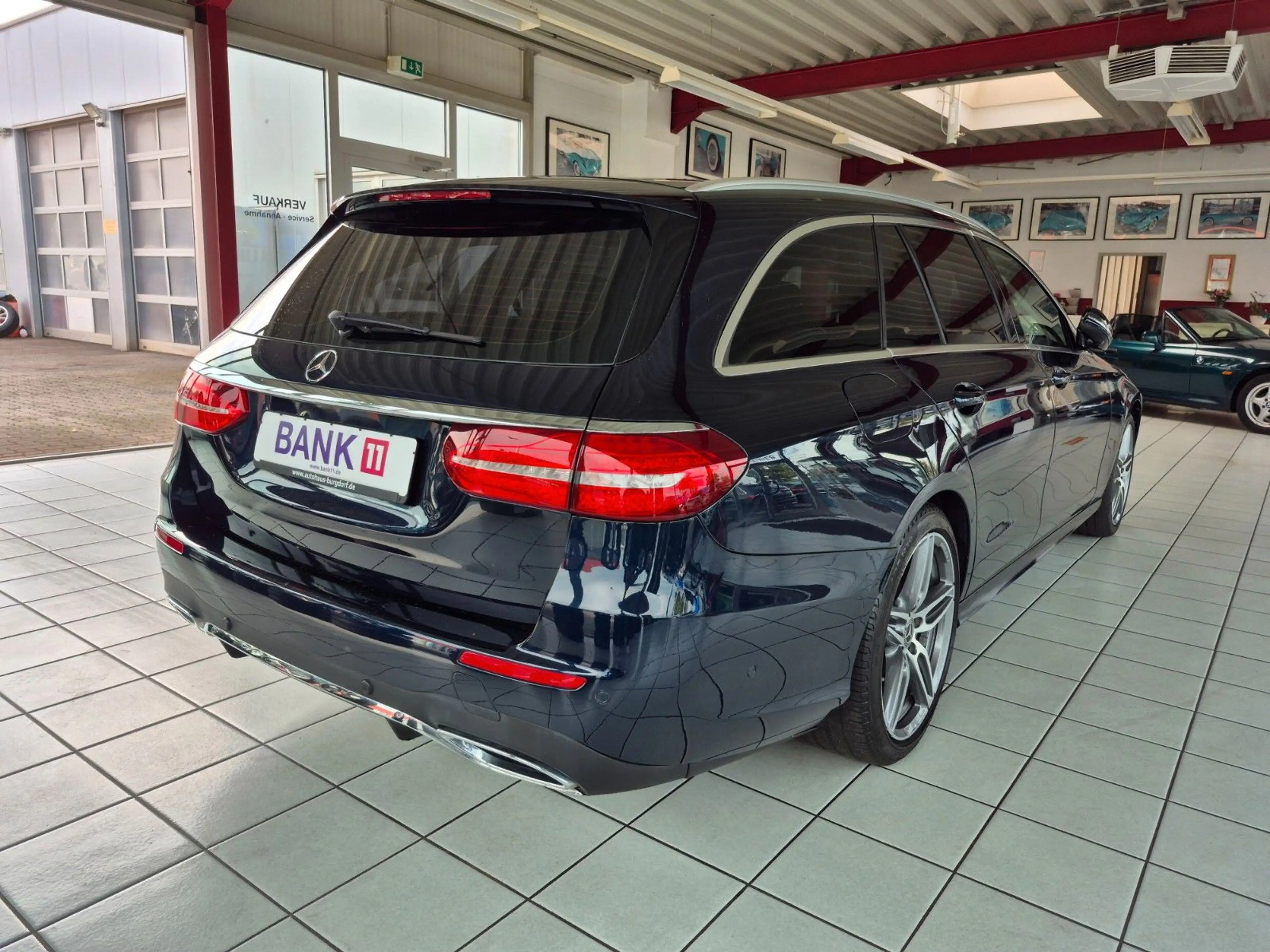 Mercedes-Benz E 220 d AMG Line Navi Leder 360° Kamera Head-Up — photo 5