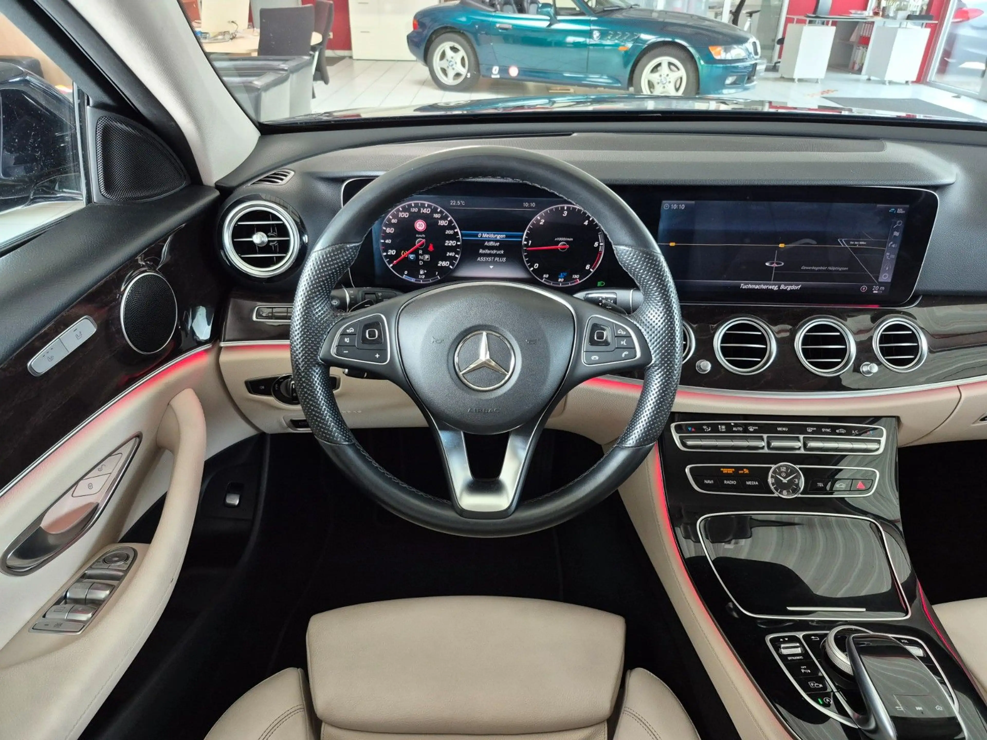 Mercedes-Benz E 220 d AMG Line Navi Leder 360° Kamera Head-Up — photo 10