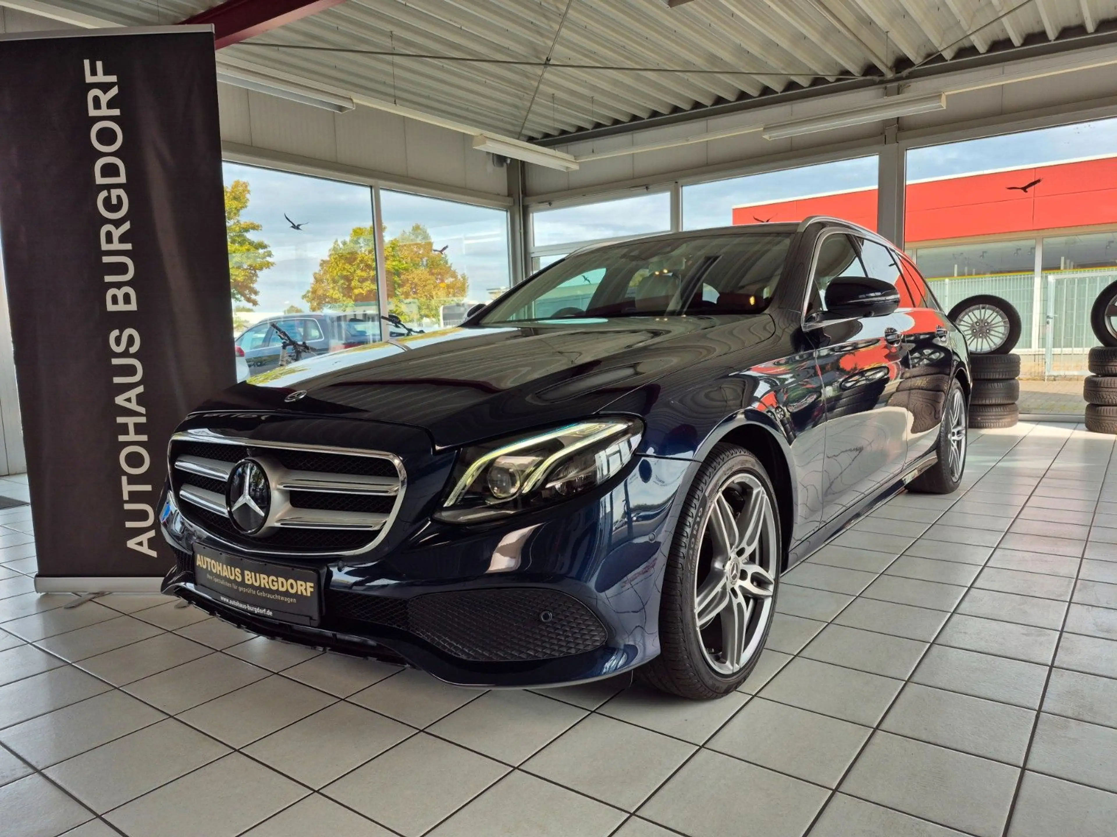 Mercedes-Benz E 220 d AMG Line Navi Leder 360° Kamera Head-Up