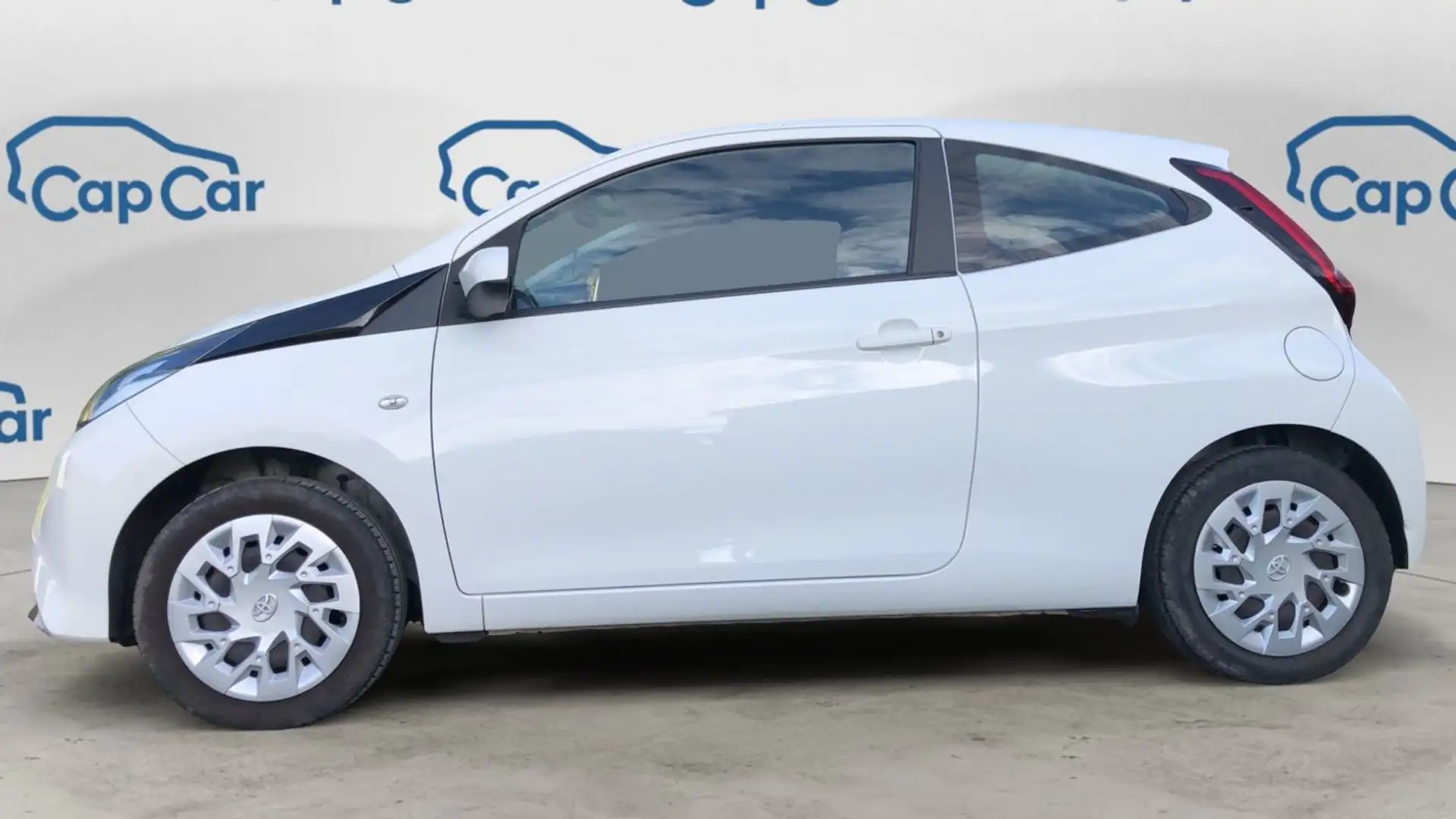 Toyota Aygo 1.0 VVT-i 69 X-Play Blanc - 2