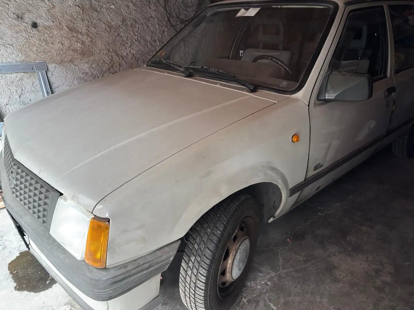 Opel Corsa 4p 1.0 GL Gris - 2