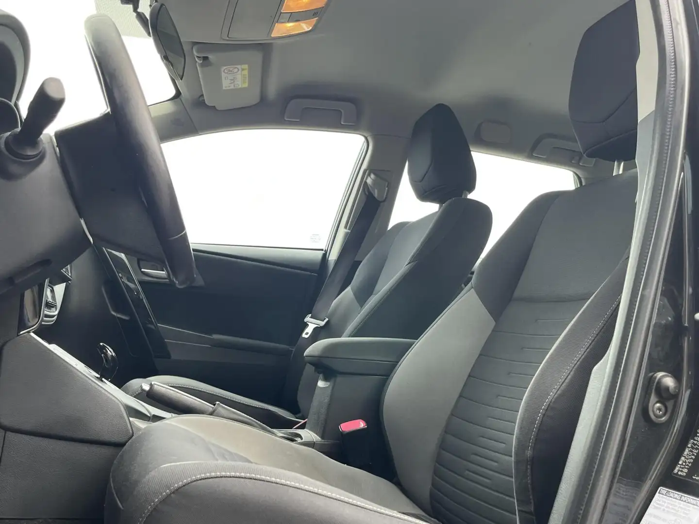 Toyota Auris 1.8 Hybrid NWE MODEL 136PK CARPLAY+TREKHAAK Zwart - 2