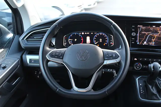 Volkswagen T6.1 Multivan Highline 2,0 TDI DSG Virtual Cockpit AHK RFK AC... Ansicht 2