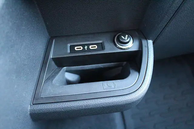 Volkswagen T6.1 Multivan Highline 2,0 TDI DSG Virtual Cockpit AHK RFK AC... Ansicht 20