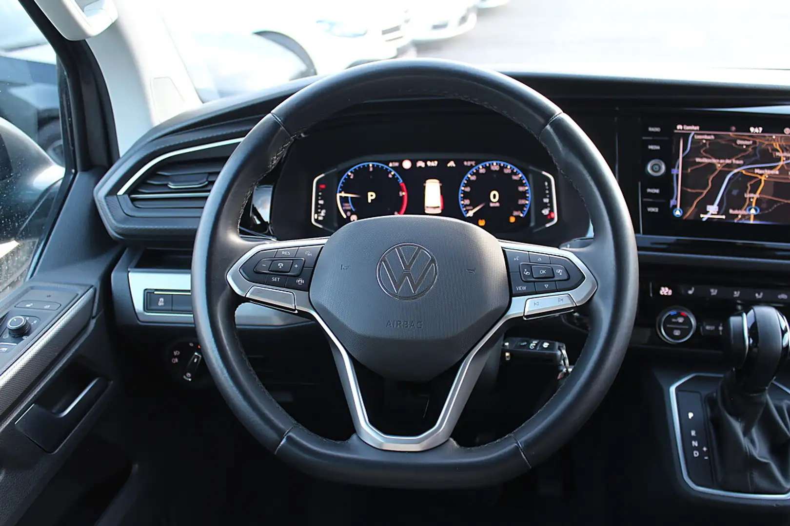 Volkswagen T6.1 Multivan Highline 2,0 TDI DSG Virtual Cockpit AHK RFK AC... Grau - 2