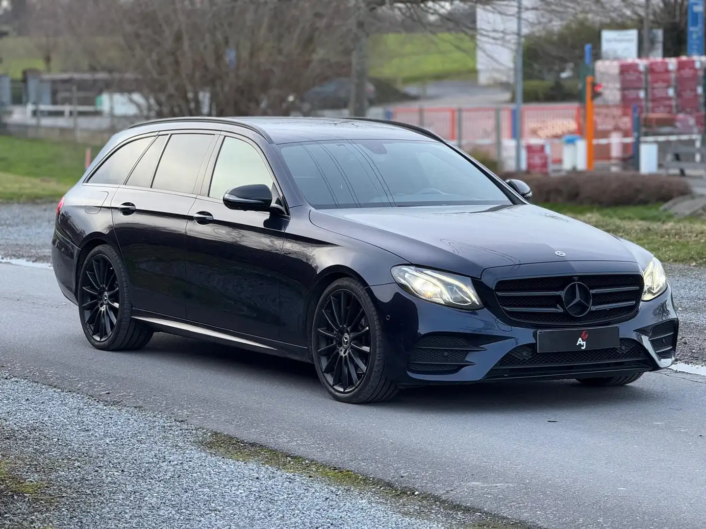 Mercedes-Benz E 220 d 4Matic T 9G-TRONIC AMG Line // Garantie Blau - 2