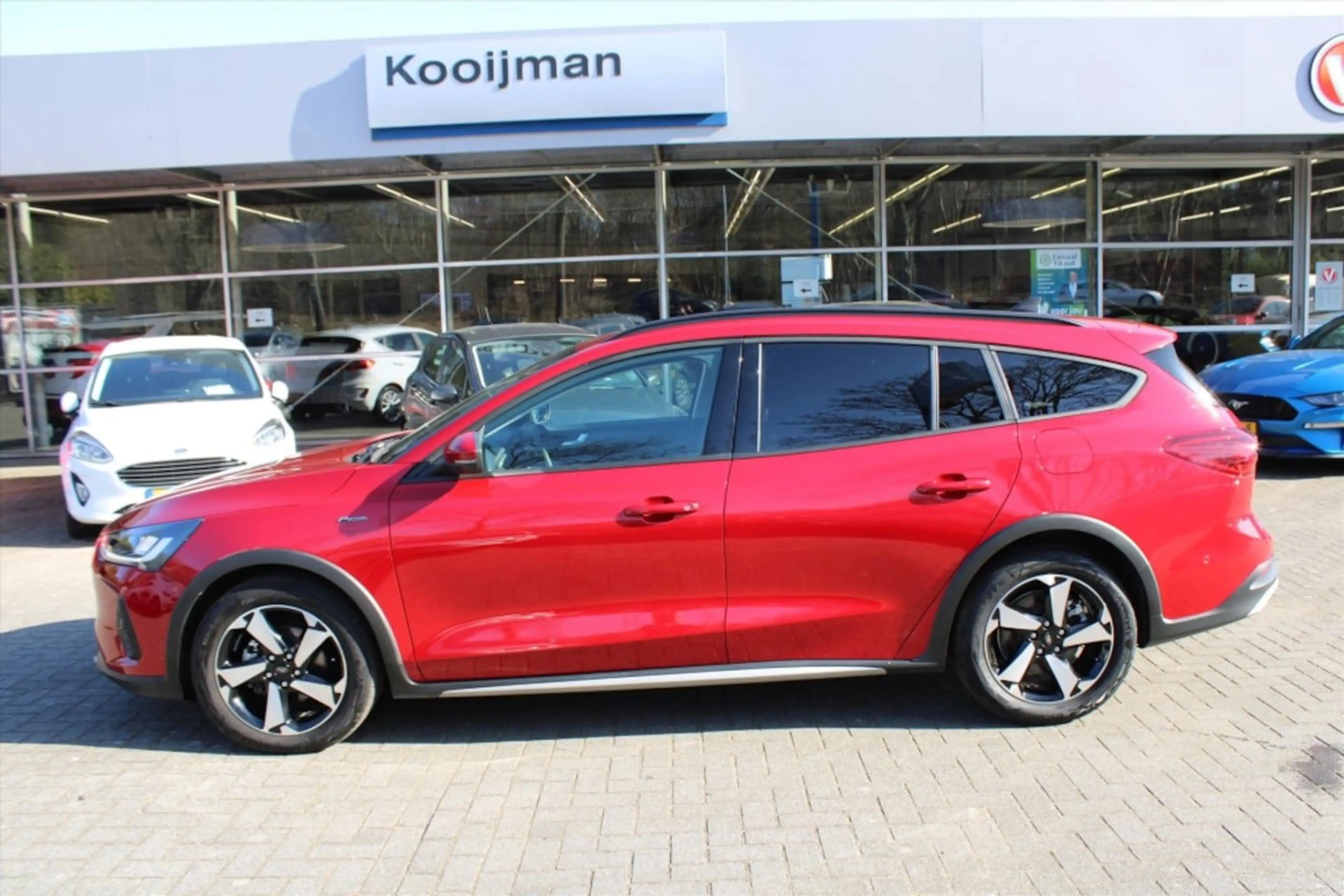 Ford Focus Wagon 1.0 EcoBoost Hybrid ST Line X — photo 14