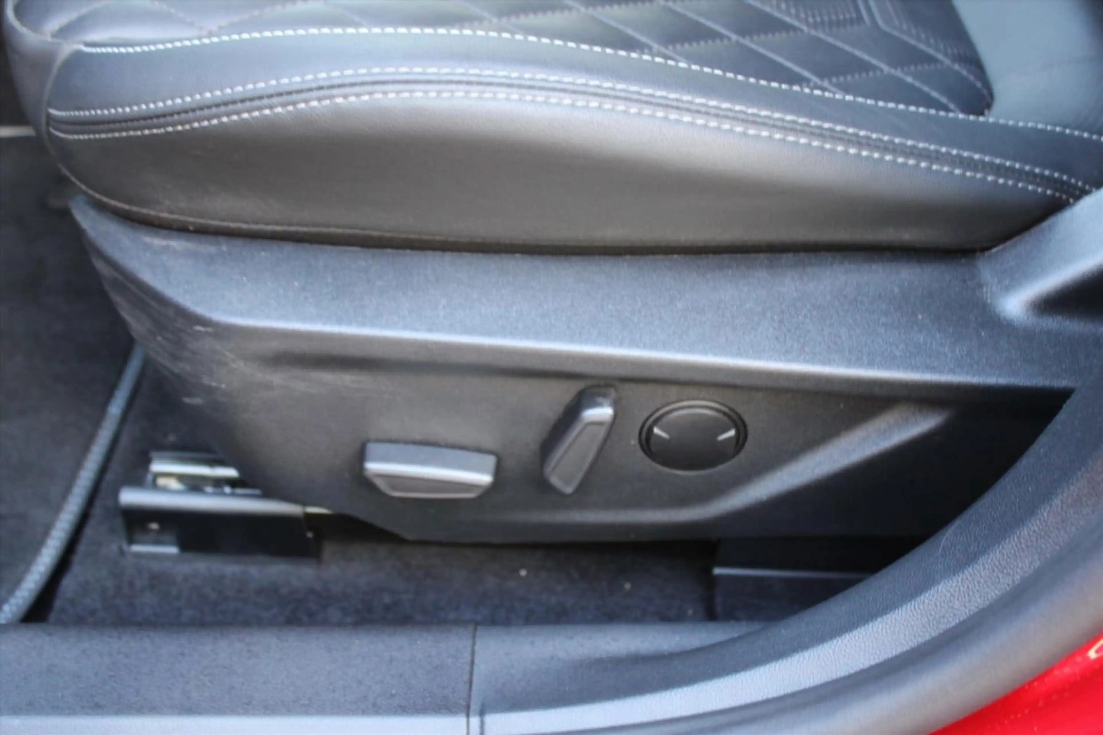 Ford Focus Wagon 1.0 EcoBoost Hybrid ST Line X — photo 16