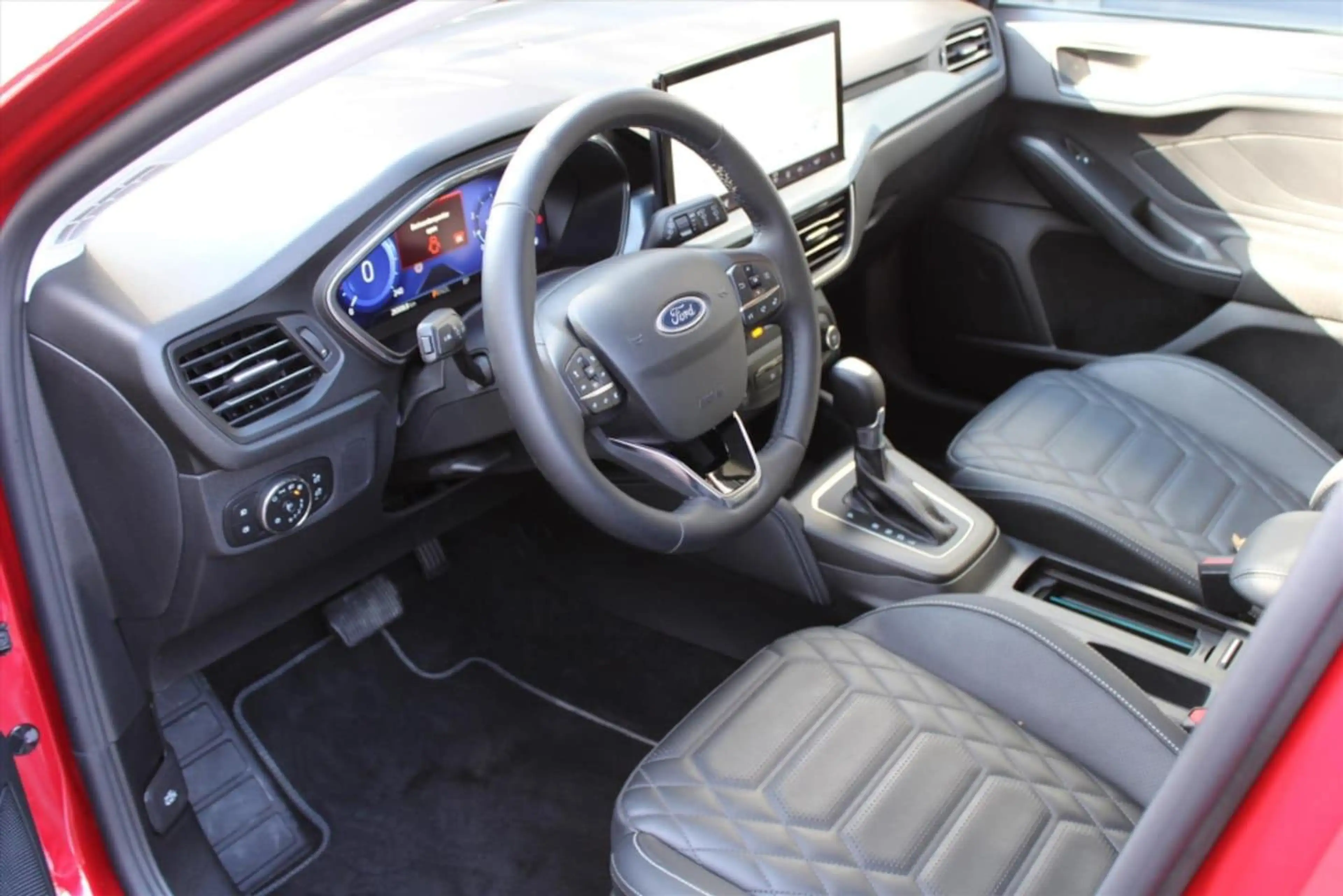 Ford Focus Wagon 1.0 EcoBoost Hybrid ST Line X — photo 7