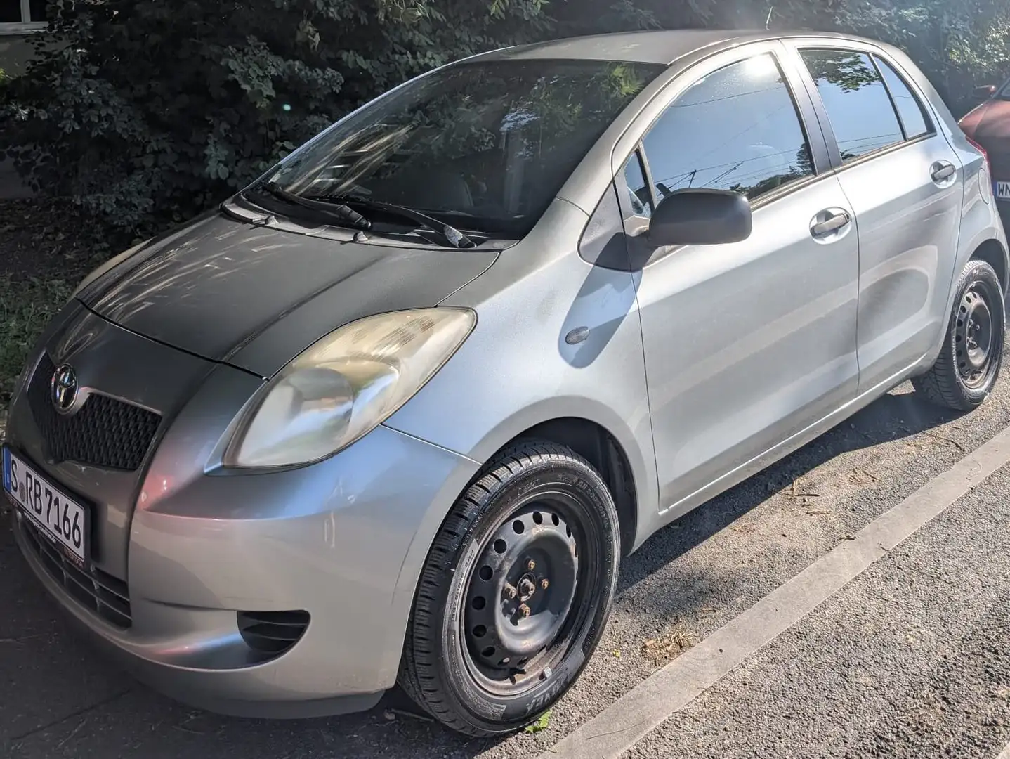 Toyota Yaris Yaris  5-Türer 1.0 VVT-i Cool Silber - 2