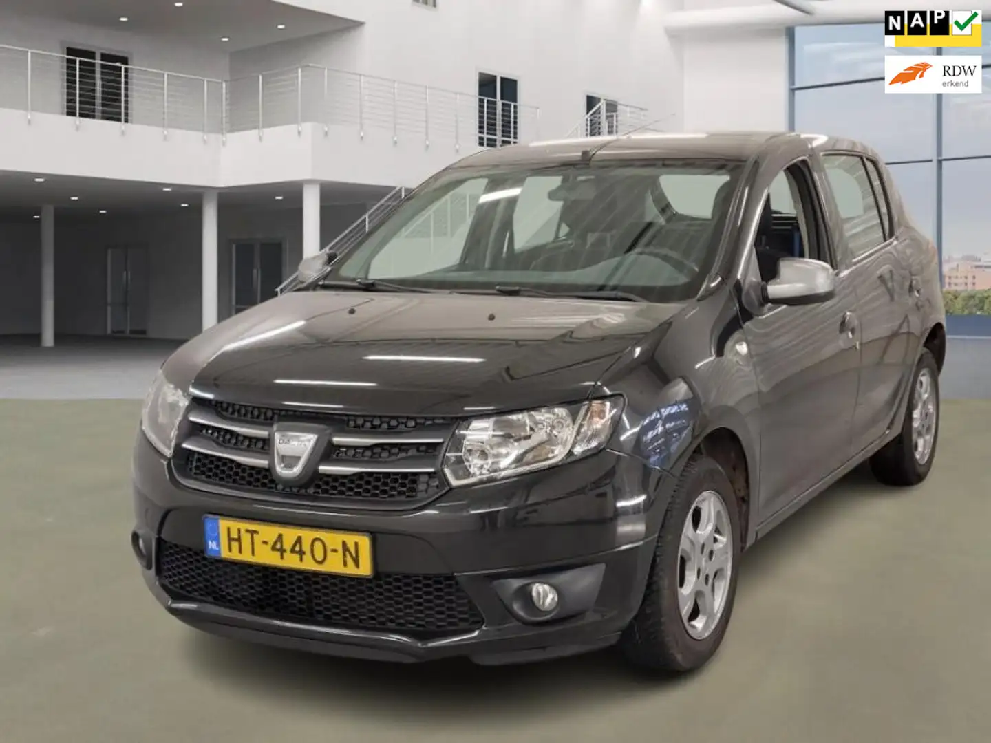 Dacia Sandero 0.9 TCe 10th Anniversary Schwarz - 1
