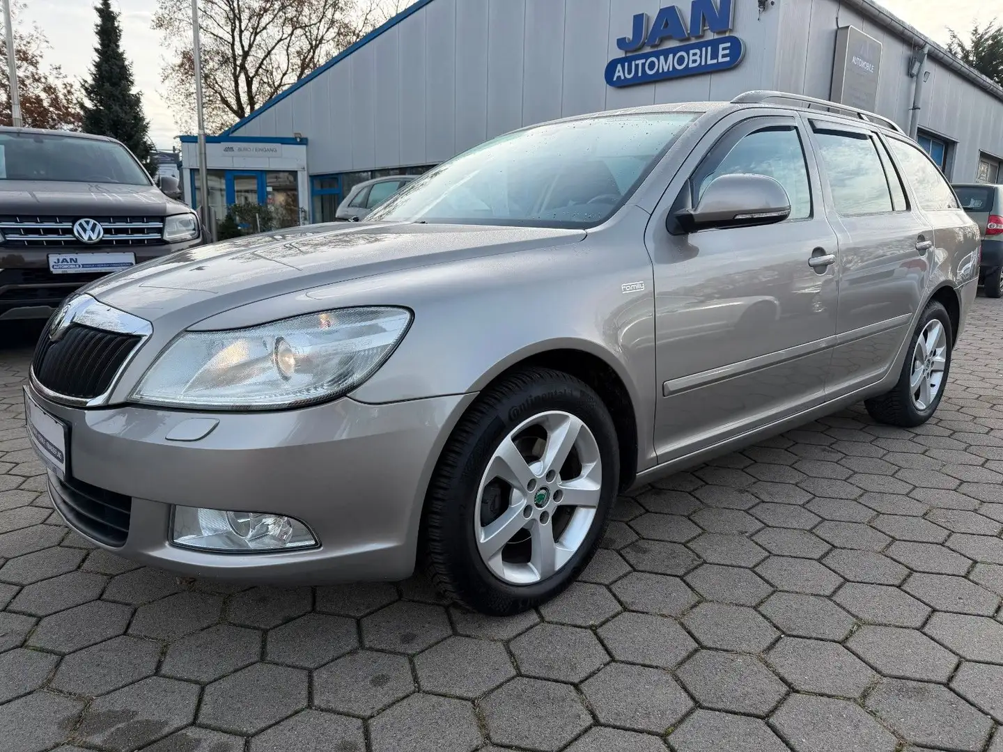 Skoda Octavia Combi Family|PDC|SHZ|Alu|Automatik| Beige - 1