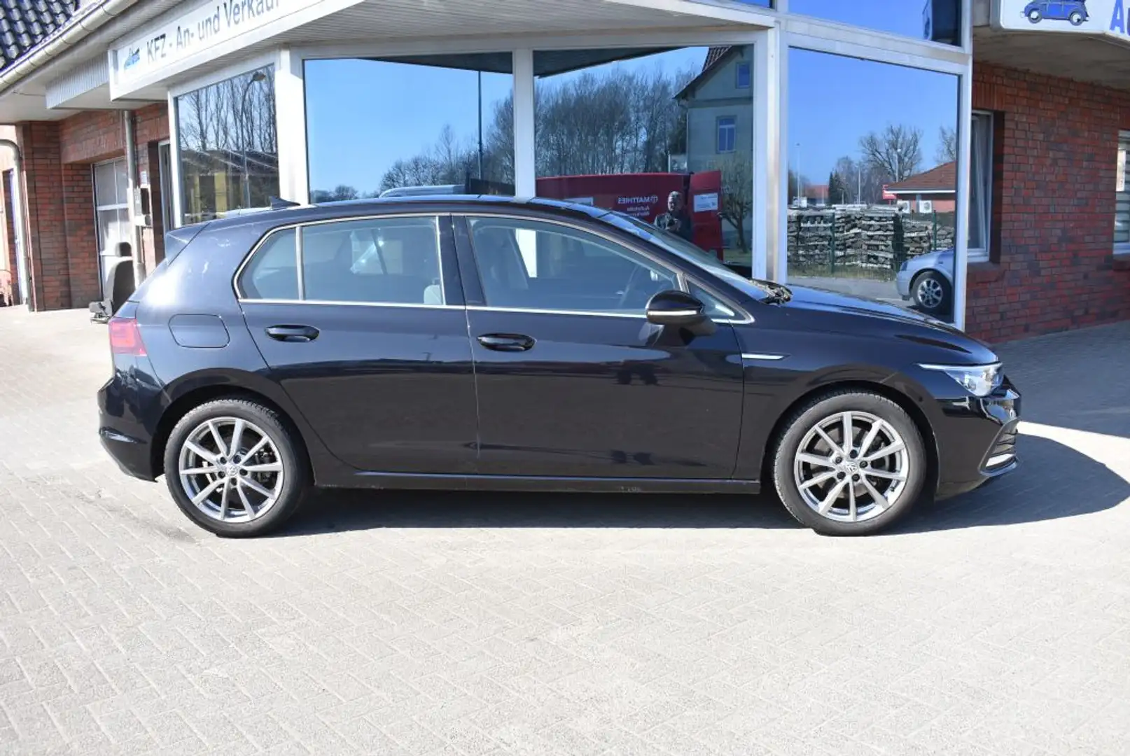 Volkswagen Golf 1.5 TSI OPF Style LED-Scheinwerfer Navi Panoramada Zwart - 2