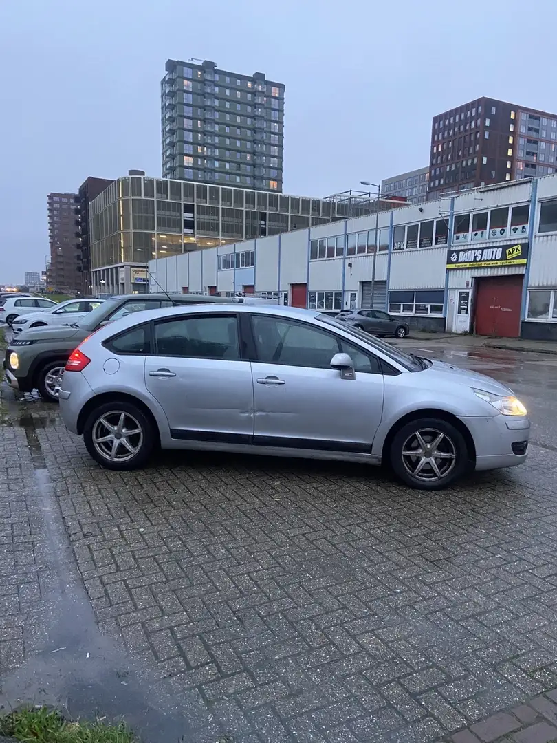 Citroen C4 1.6-16V L. Ambiance Grijs - 2