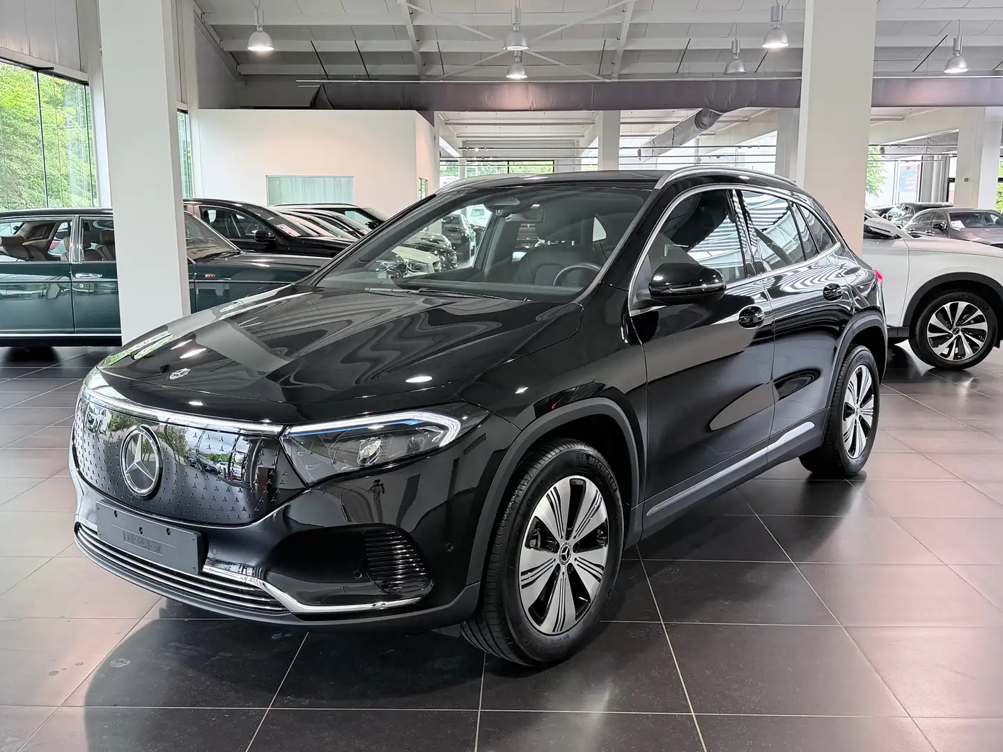 MERCEDES-BENZ Eqa