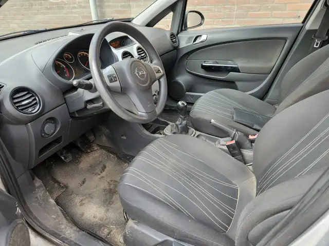 Opel Corsa view 7