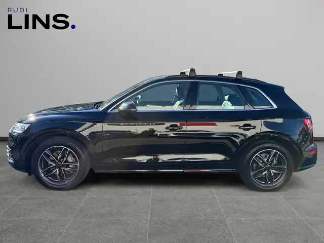 Audi Q5 view 4