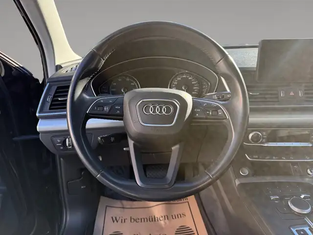 Audi Q5 view 10
