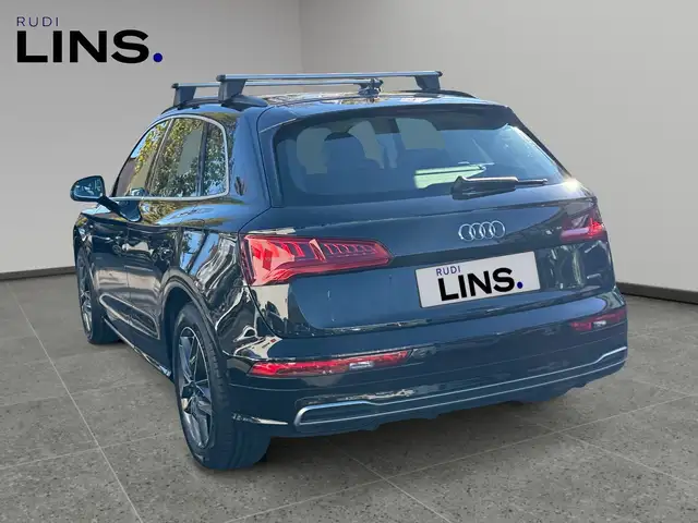 Audi Q5 view 5