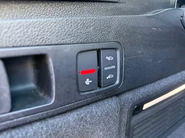 Audi Q5 view 14
