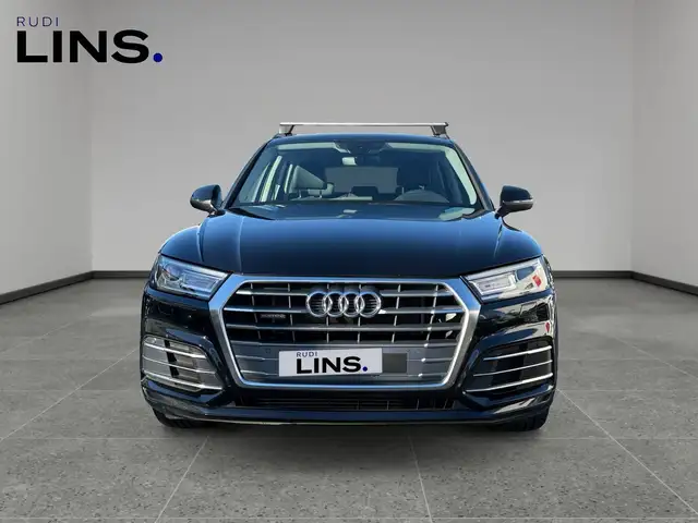 Audi Q5 view 2