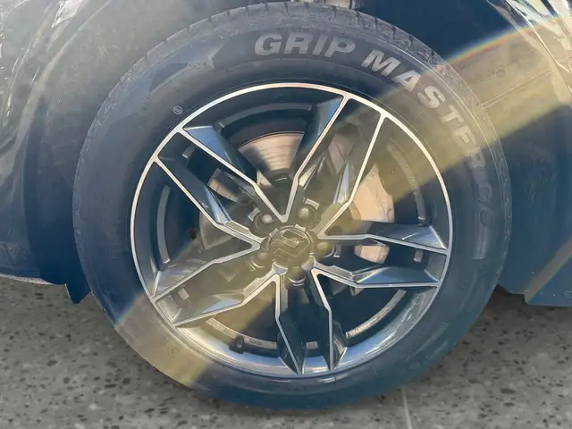 Audi Q5 view 7