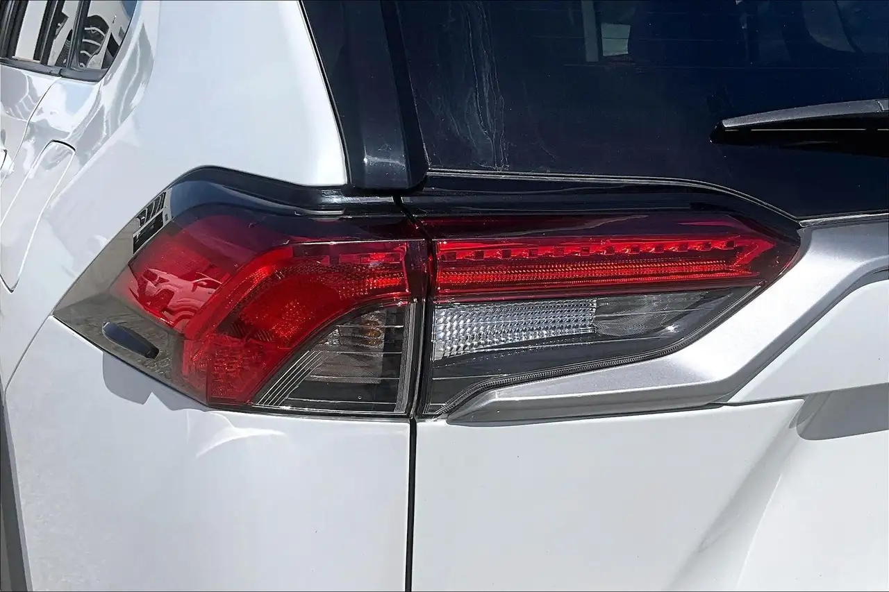 Toyota RAV 4 снимка Toyota RAV 4