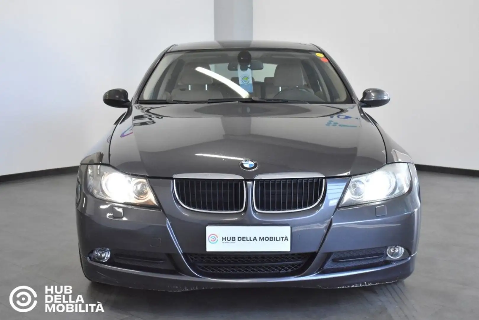 BMW 320 d cat Touring Futura Aut. Grigio - 1