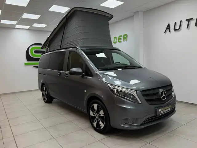 Mercedes-Benz 250 view 2