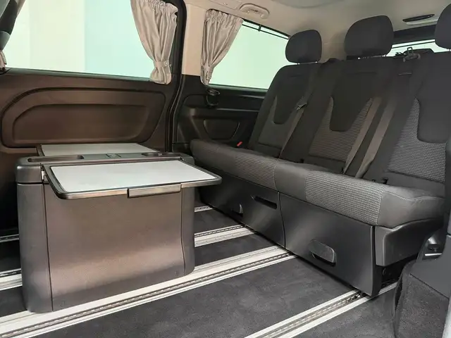 Mercedes-Benz V-Class view 22