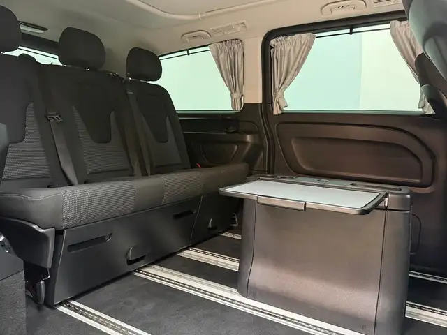 Mercedes-Benz V-Class view 18