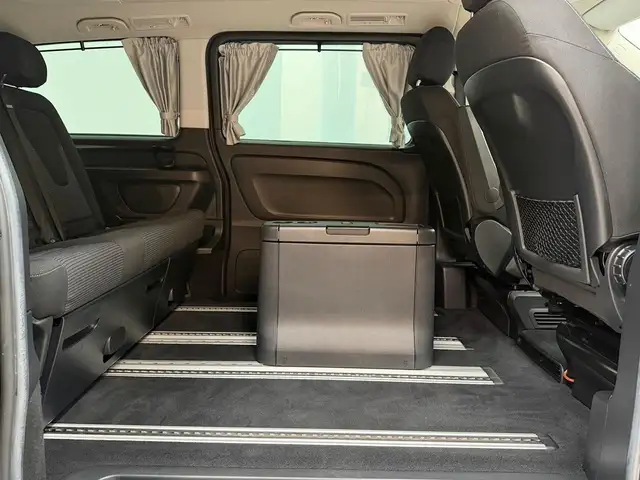Mercedes-Benz V-Class view 17