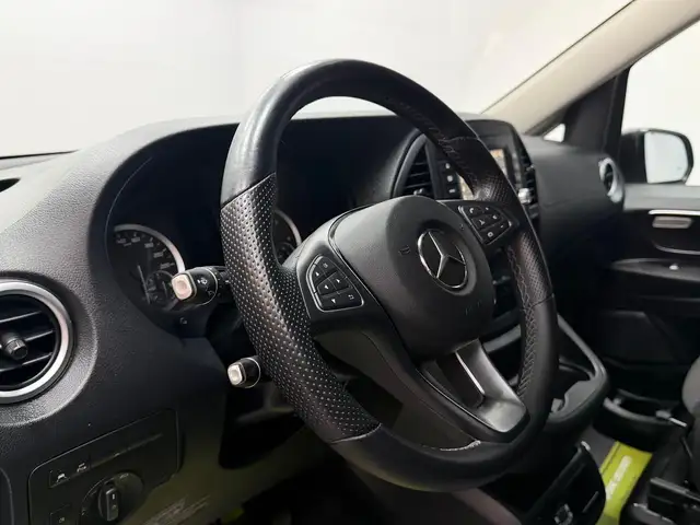 Mercedes-Benz 250 view 15