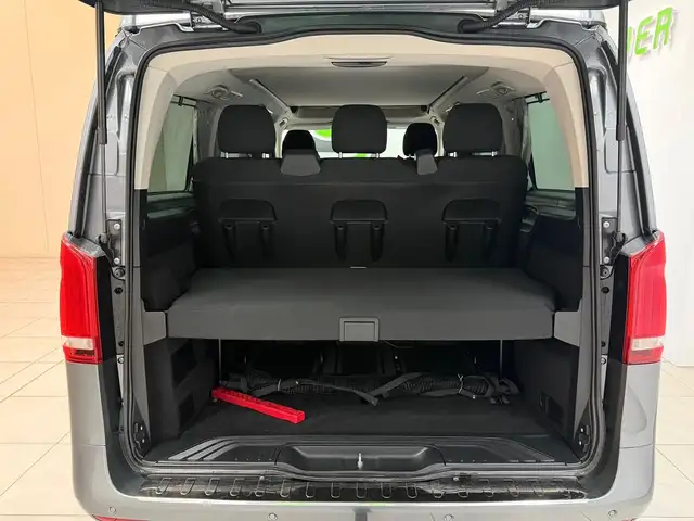 Mercedes-Benz V-Class view 27
