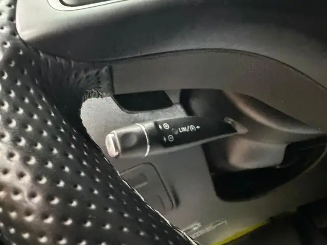Mercedes-Benz V-Class view 19