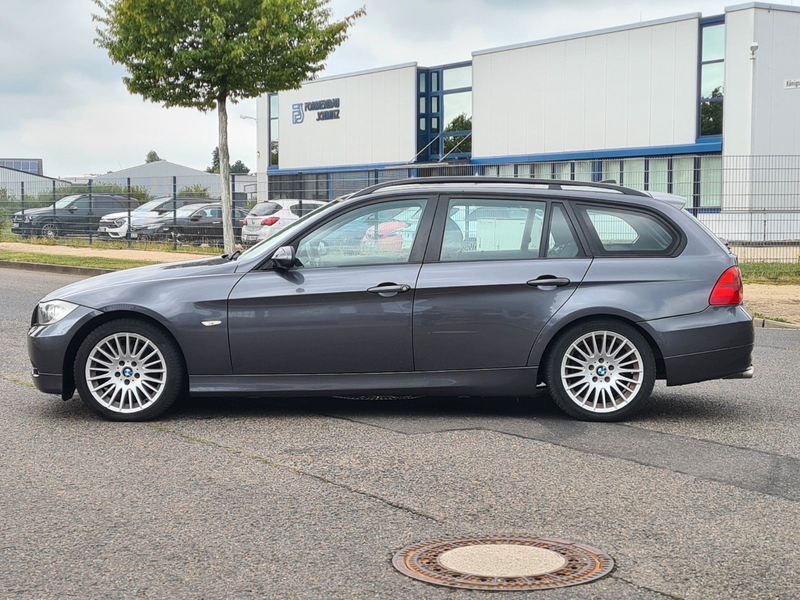 BMW 318 3 Touring 318d *Panorama*SHZ*PDC*Xenon* — photo 2