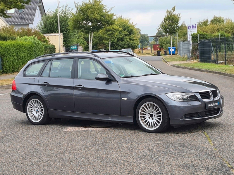 BMW 318 3 Touring 318d *Panorama*SHZ*PDC*Xenon* — photo 7