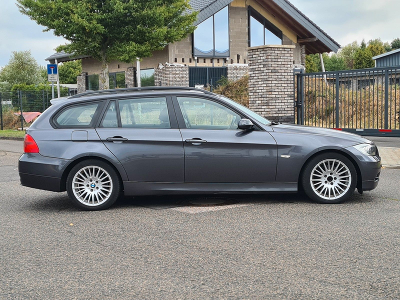 BMW 318 3 Touring 318d *Panorama*SHZ*PDC*Xenon* — photo 6